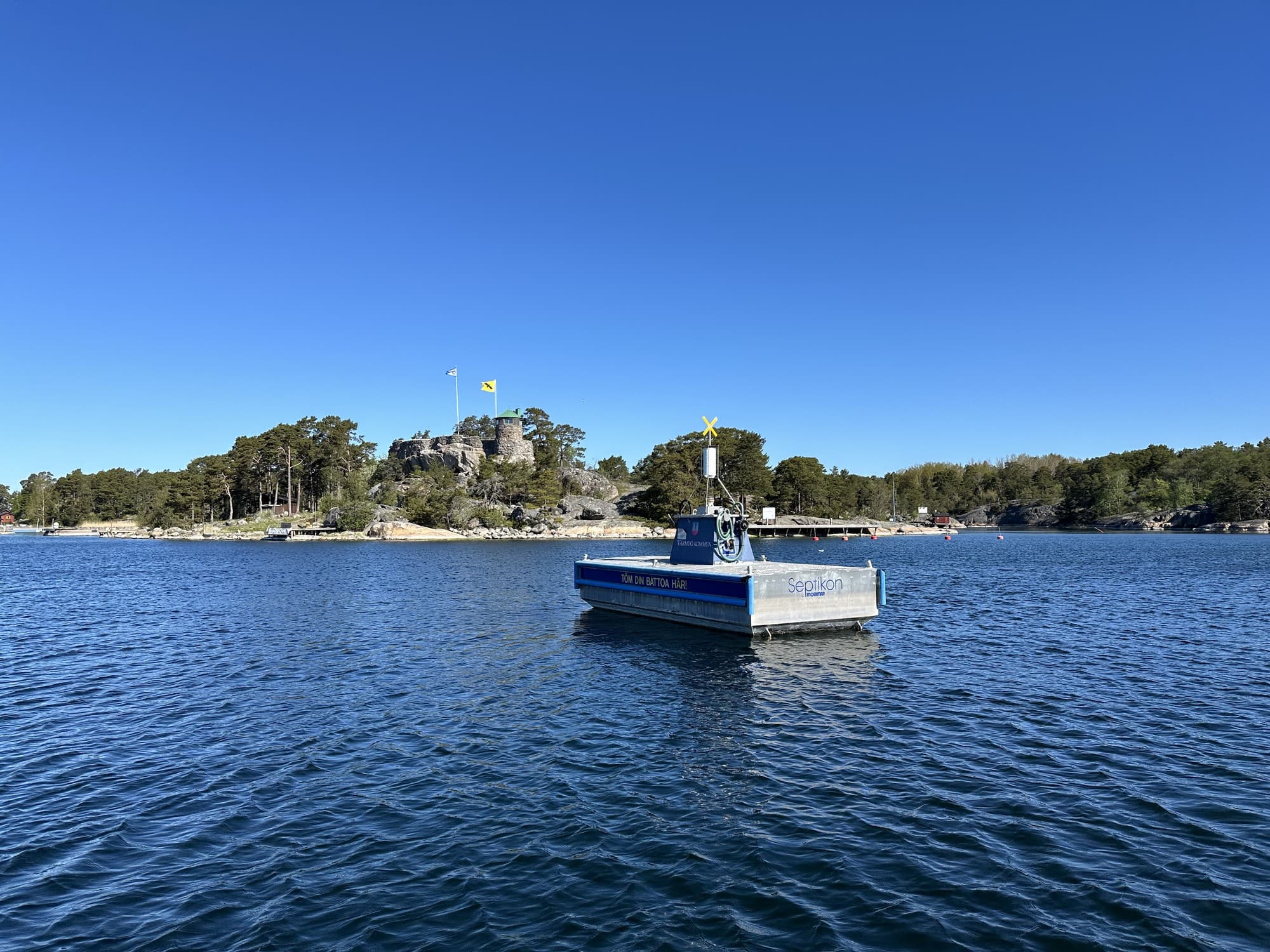 Latrintömning